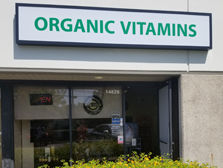 한인이 운영하는 비타민 전문점으로 오렌지 카운티 뷰에나팍 꽂돼지몰 알라딘 서점 옆에 위치한  솔가 비타민 직영점입니다.
노르딕 네츄럴, 나우푸드, 뉴쳅터 , 메가푸드 비타민 등등 미국 정통 비타민을 판매하는
곳입니다.